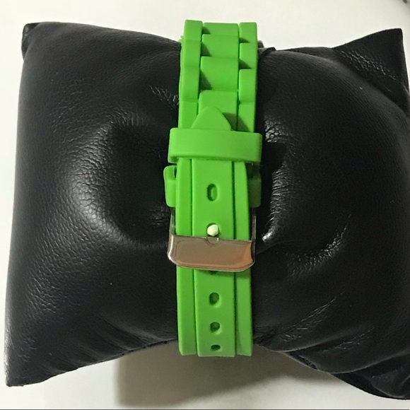 Geneva Watch‎ - Picture 3 of 7